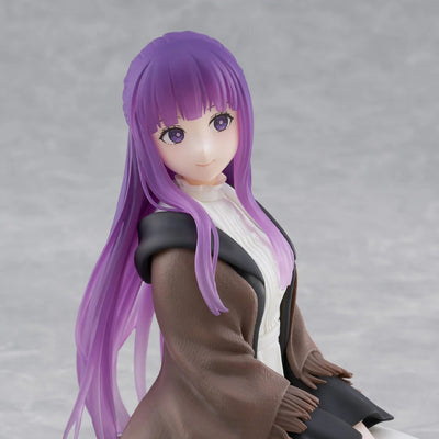 Desktop cute figurine Frieren fern