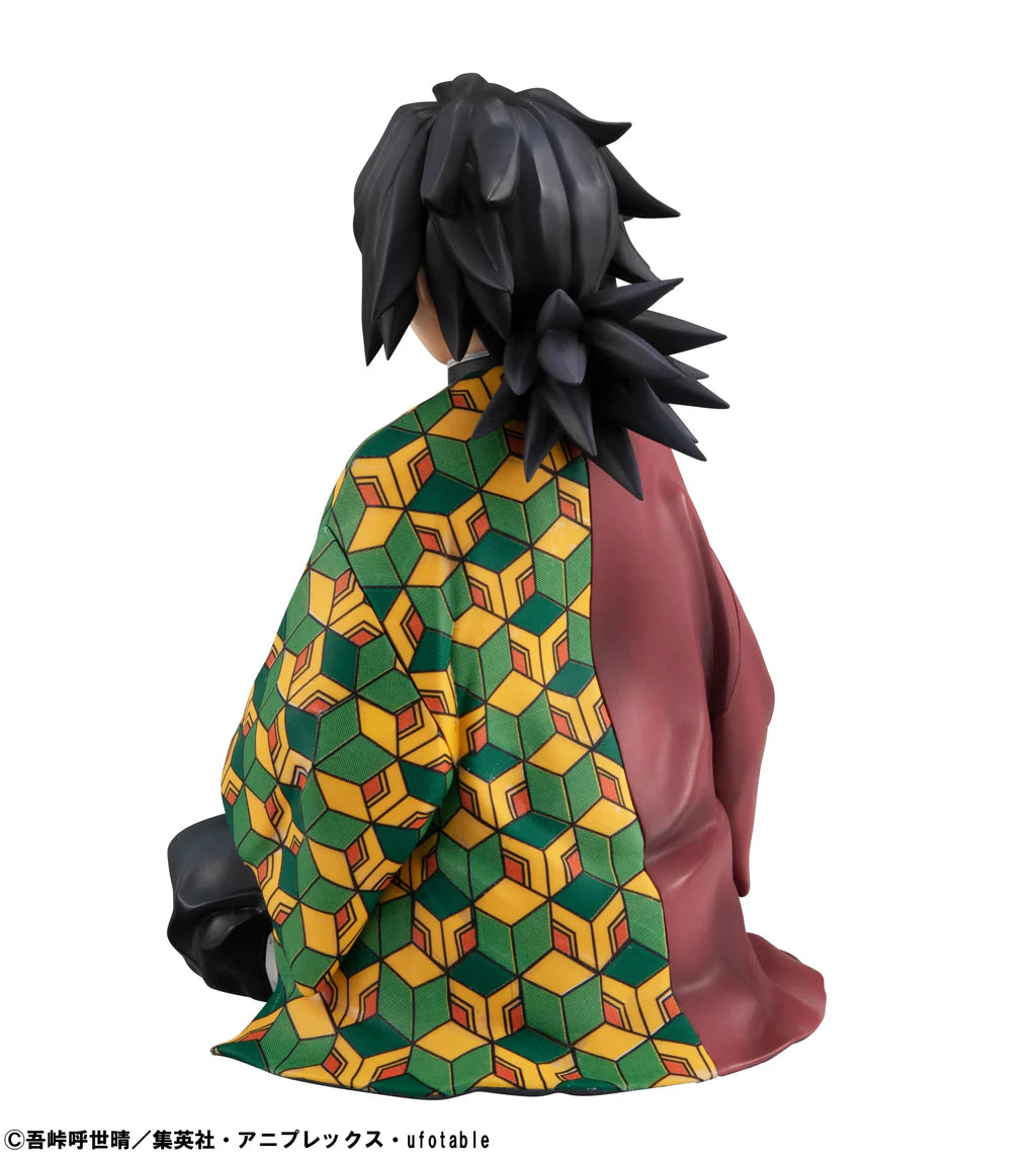 Figurine collector giyu Demon Slayer palm size gem megahouse