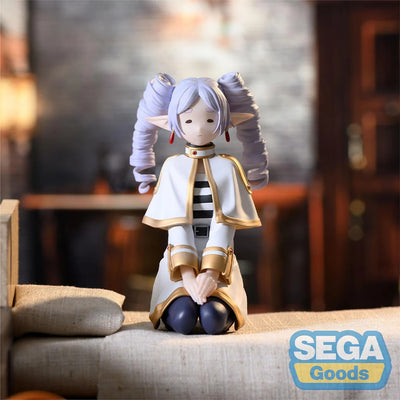 Figurine Frieren i have ringlets now