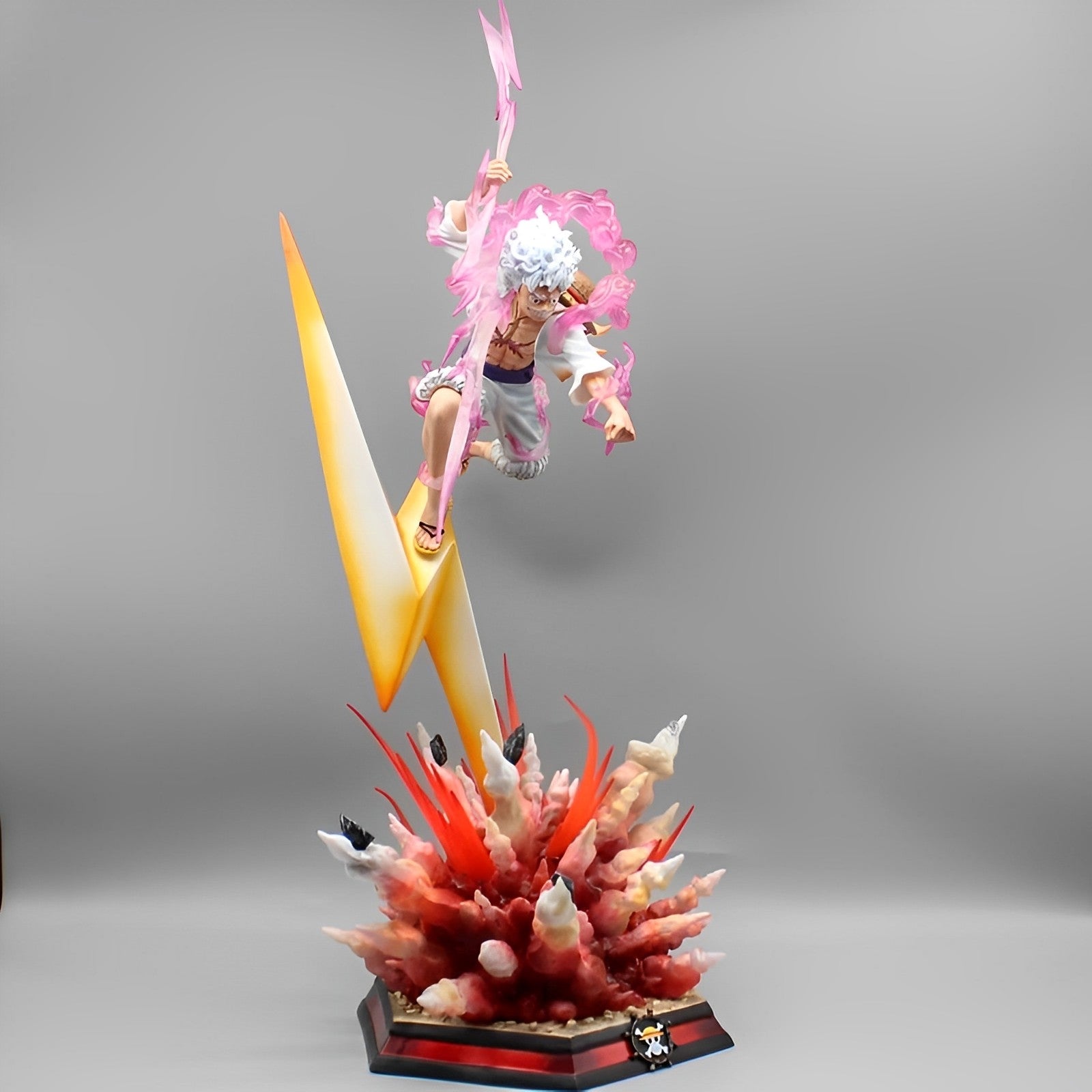 figurine luffy gear 5 gum gum thunder