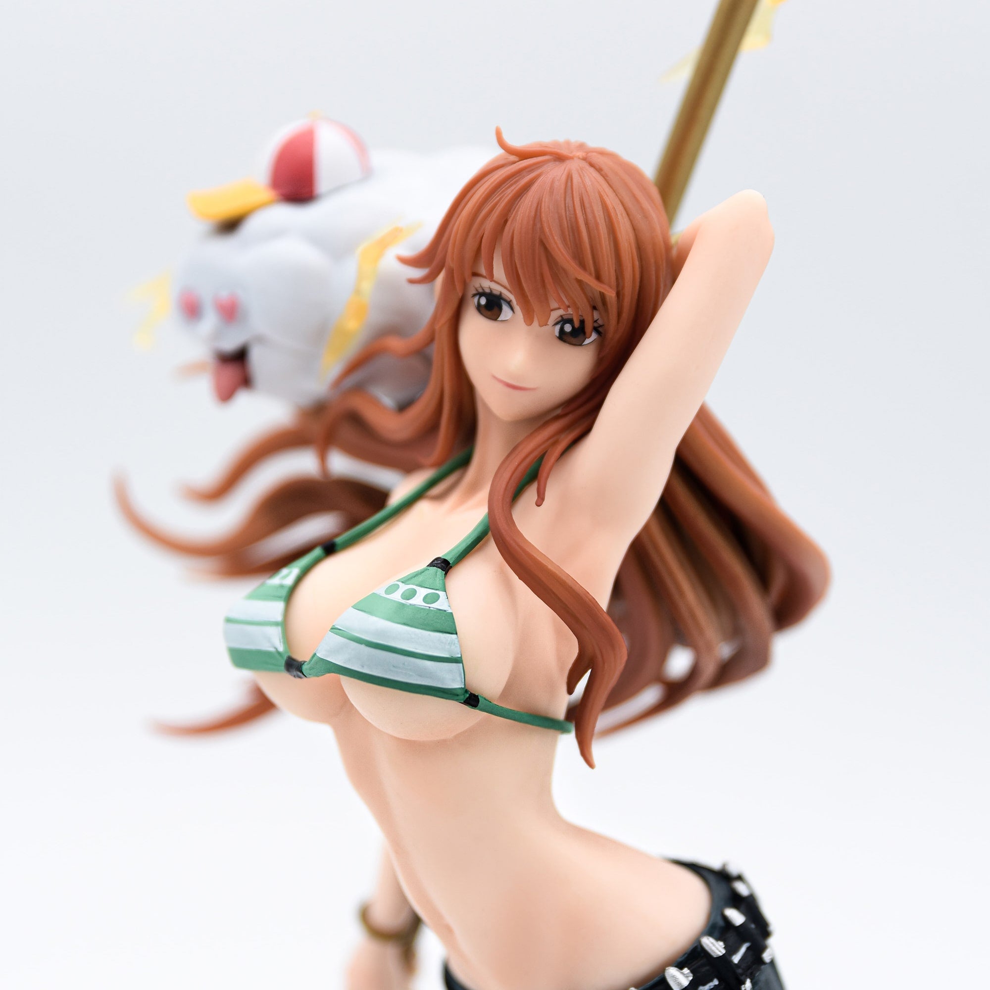 Nami selling figure