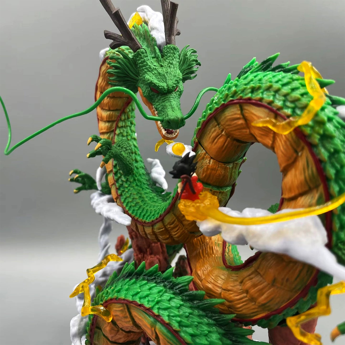 Figurine Dragon Ball - Shenron et Goku Petit  24 cm