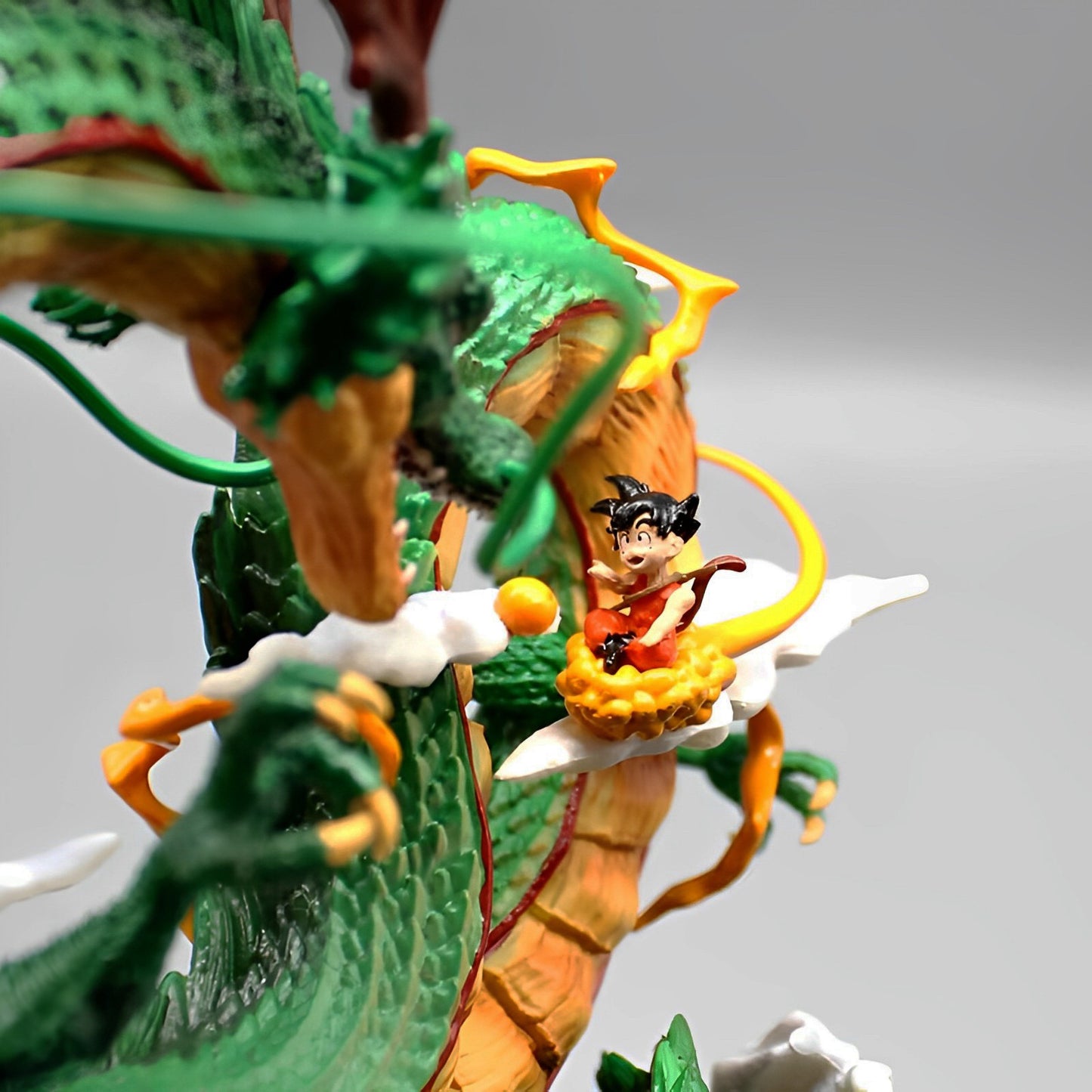 Figurine Dragon Ball - Shenron et Goku Petit  24 cm