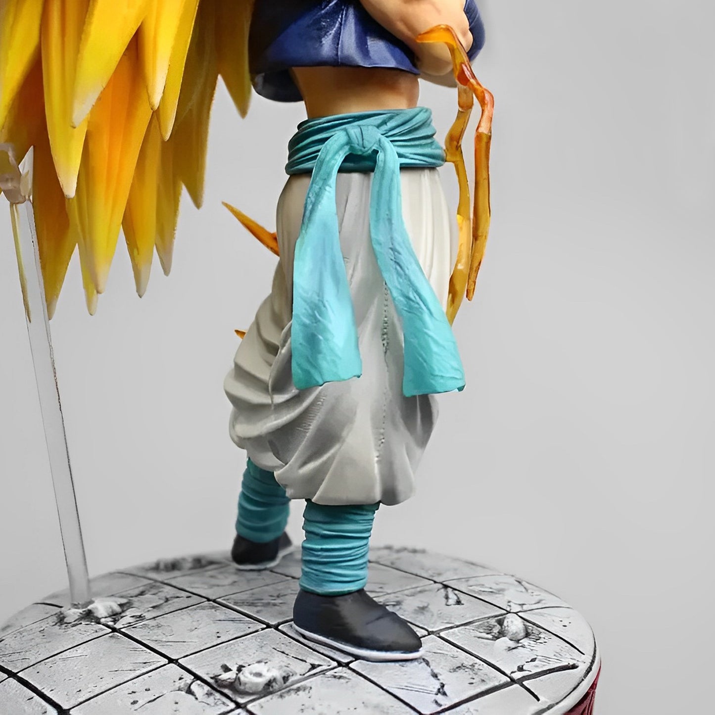 Figurine Dragon Ball - Gotenks Super Saiyan 3 Victoire 25 cm