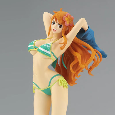 Nami One Piece figurine girls on vacation green version